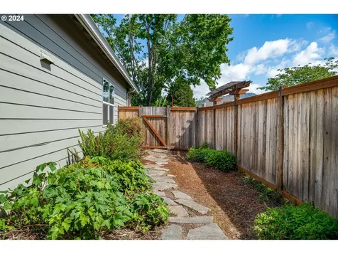 701 Blackstone Street Springfield OR 97477
