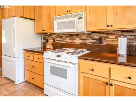 701 Blackstone Street Springfield OR 97477