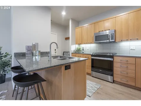 3076 Lord Byron Place Eugene OR 97408