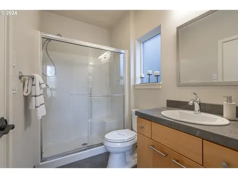 3076 Lord Byron Place Eugene OR 97408