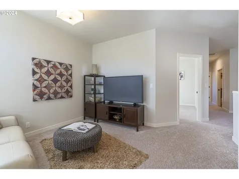 3076 Lord Byron Place Eugene OR 97408