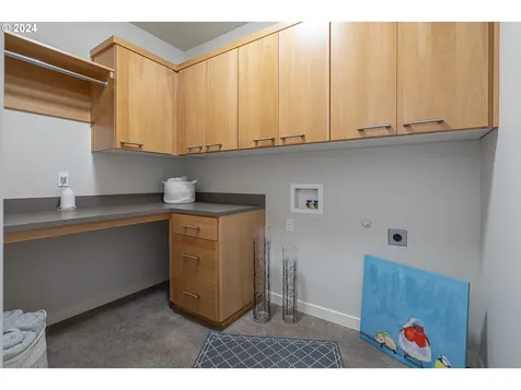 3076 Lord Byron Place Eugene OR 97408