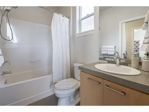 3076 Lord Byron Place Eugene OR 97408