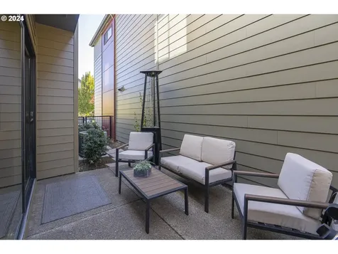 3076 Lord Byron Place Eugene OR 97408