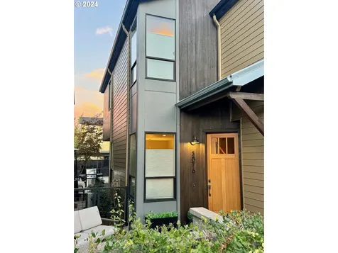 3076 Lord Byron Place Eugene OR 97408