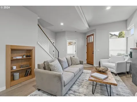 3076 Lord Byron Place Eugene OR 97408