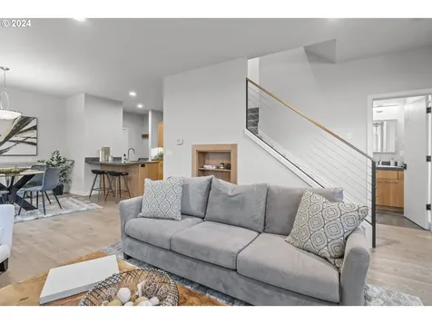 3076 Lord Byron Place Eugene OR 97408