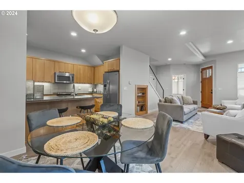 3076 Lord Byron Place Eugene OR 97408