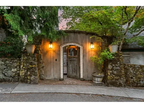 11350 S Riverwood Road Portland OR 97219