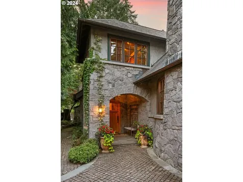 11350 S Riverwood Road Portland OR 97219