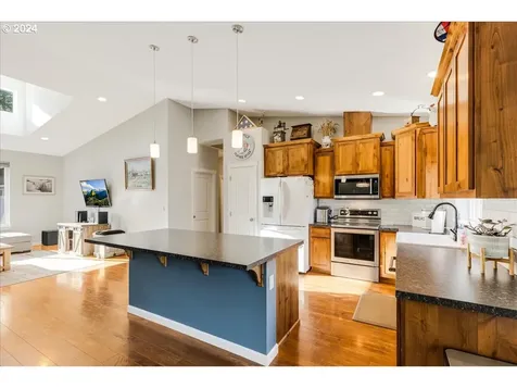39909 SE Kitzmiller Road Eagle Creek OR 97022