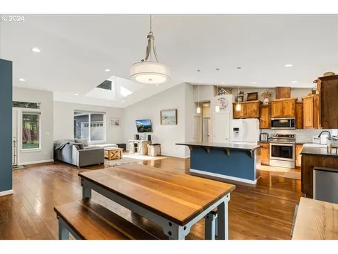 39909 SE Kitzmiller Road Eagle Creek OR 97022