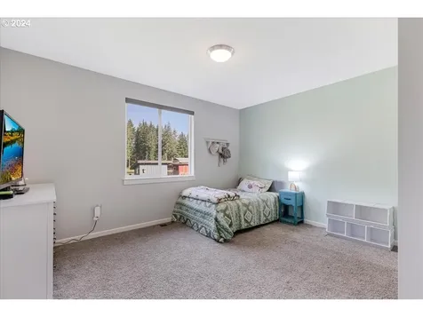 39909 SE Kitzmiller Road Eagle Creek OR 97022