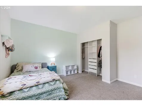 39909 SE Kitzmiller Road Eagle Creek OR 97022