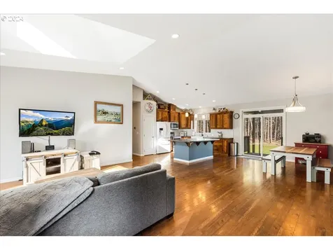39909 SE Kitzmiller Road Eagle Creek OR 97022