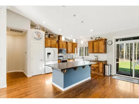 39909 SE Kitzmiller Road Eagle Creek OR 97022
