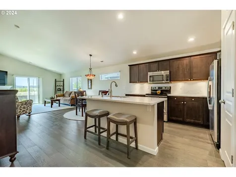 5908 Avalon Street Eugene OR 97402