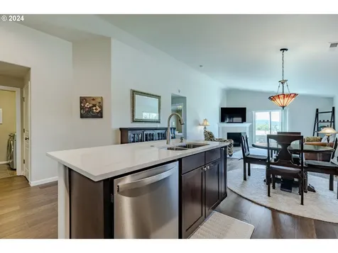 5908 Avalon Street Eugene OR 97402