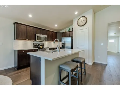 5908 Avalon Street Eugene OR 97402