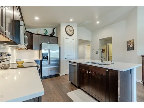 5908 Avalon Street Eugene OR 97402