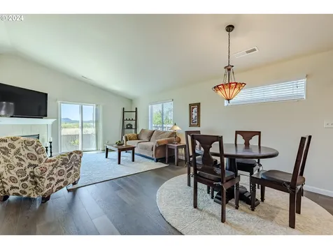 5908 Avalon Street Eugene OR 97402