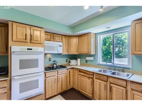 13722 Heather Lane Ne Aurora OR 97002