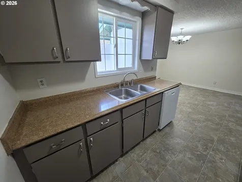 1407 Bowmont Avenue Kelso WA 98626