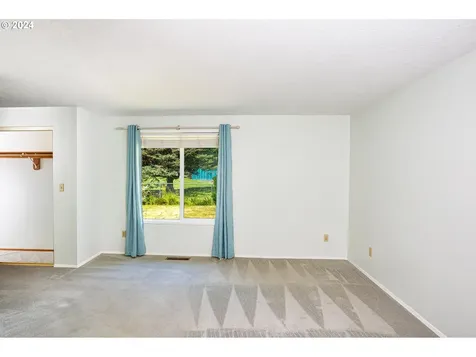 1743 Se Lewellyn Avenue Troutdale OR 97060