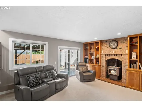 5816 NW Simnasho Drive Portland OR 97229