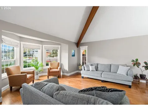 5816 NW Simnasho Drive Portland OR 97229