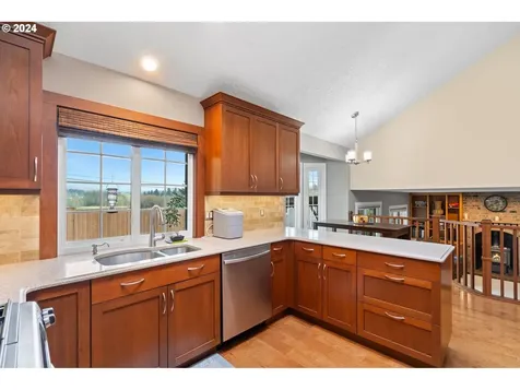 5816 NW Simnasho Drive Portland OR 97229