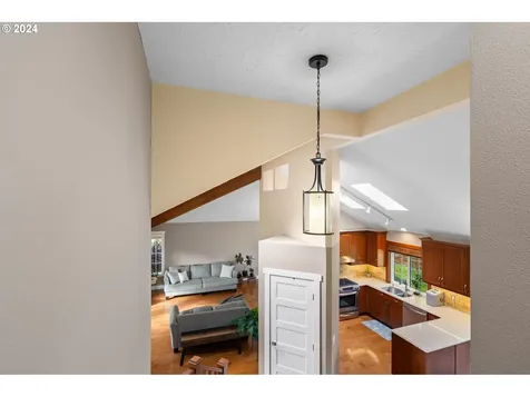 5816 NW Simnasho Drive Portland OR 97229