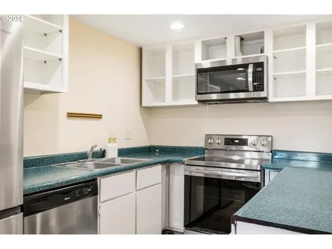 3838 Se 99th Avenue Portland OR 97266