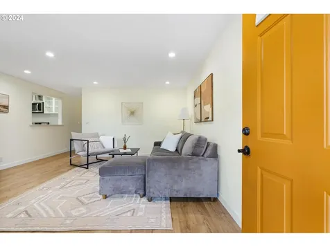 3838 Se 99th Avenue Portland OR 97266