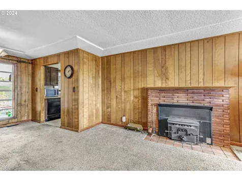13035 SE Salmon Street Portland OR 97233