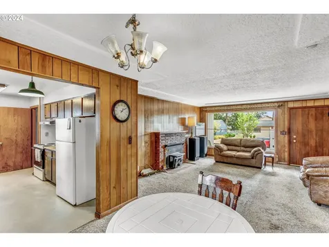 13035 SE Salmon Street Portland OR 97233