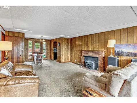 13035 SE Salmon Street Portland OR 97233