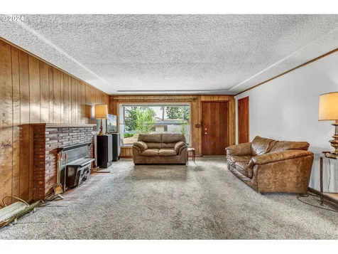 13035 SE Salmon Street Portland OR 97233