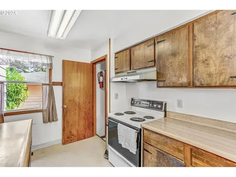 13035 SE Salmon Street Portland OR 97233