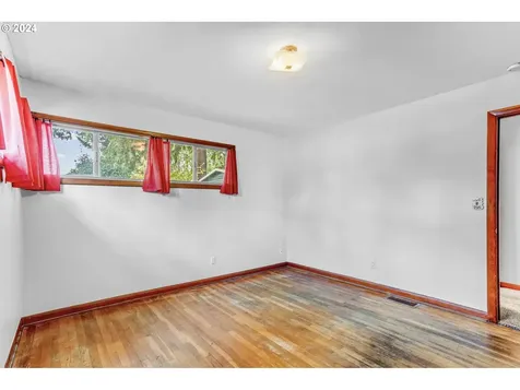 13035 SE Salmon Street Portland OR 97233