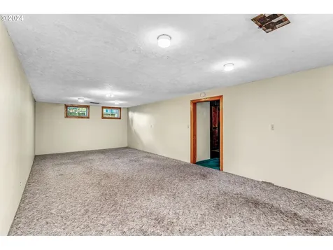 13035 SE Salmon Street Portland OR 97233
