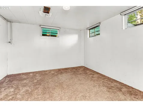 13035 SE Salmon Street Portland OR 97233