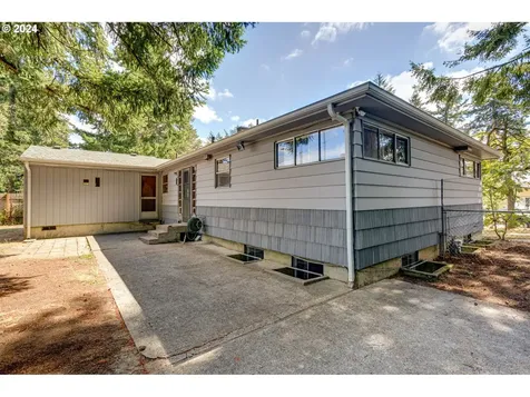 13035 SE Salmon Street Portland OR 97233