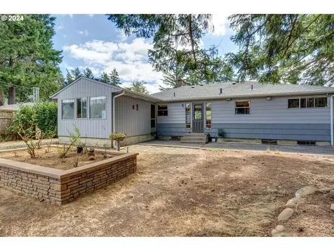 13035 SE Salmon Street Portland OR 97233
