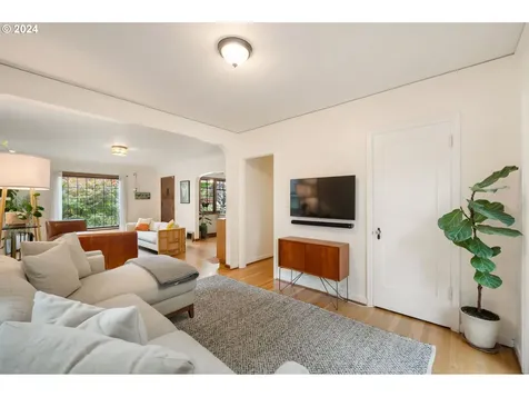 4114 N Colonial Avenue Portland OR 97217