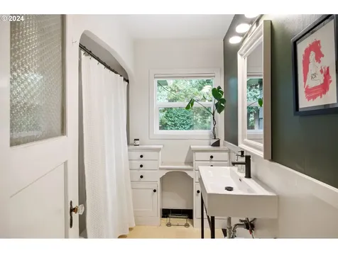 4114 N Colonial Avenue Portland OR 97217