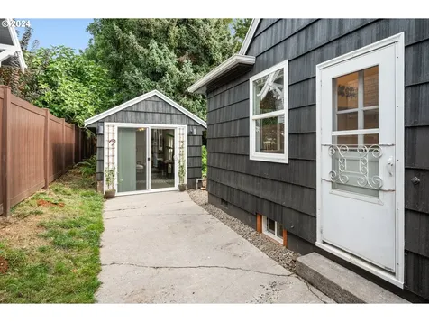 4114 N Colonial Avenue Portland OR 97217