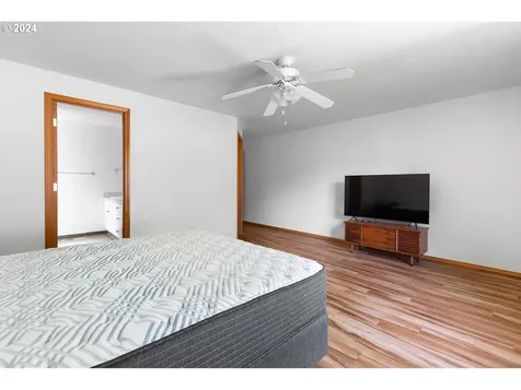 4232 Ne Hayes Street Camas WA 98607