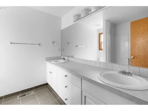 4232 Ne Hayes Street Camas WA 98607