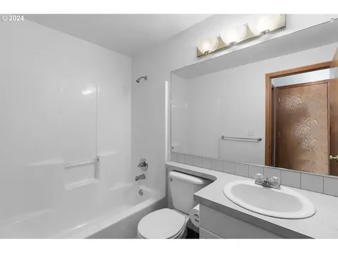 4232 Ne Hayes Street Camas WA 98607